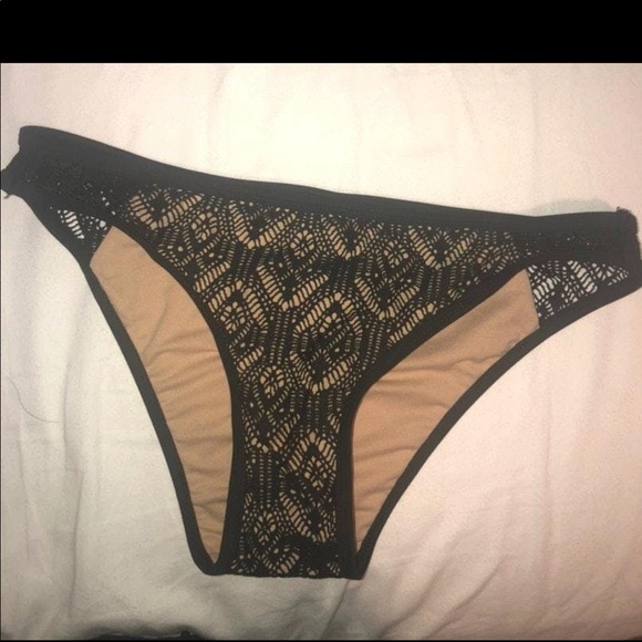 Black and nude bikini bottom - Picture 1 of 3